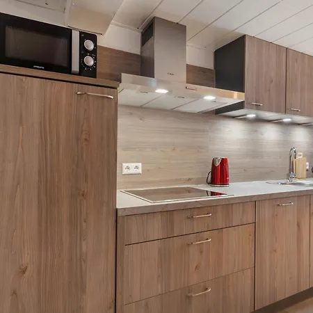 Max Apartment *