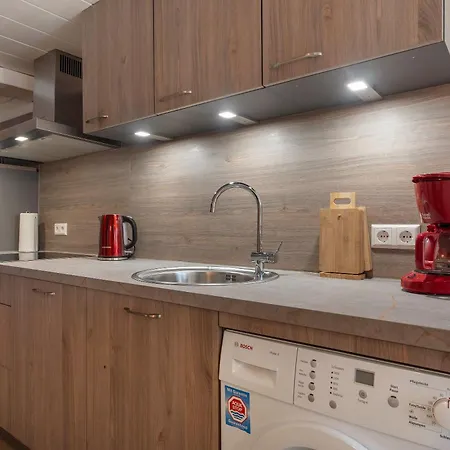 Max Apartment *